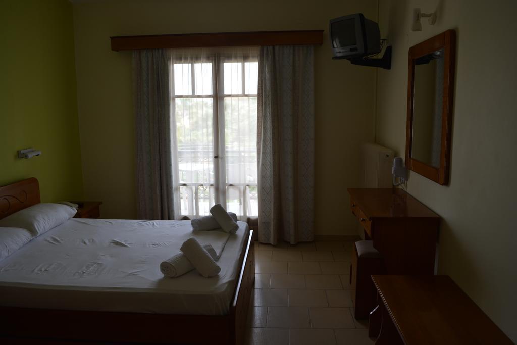 Montes Apartments & Studios Alykanas  Luaran gambar